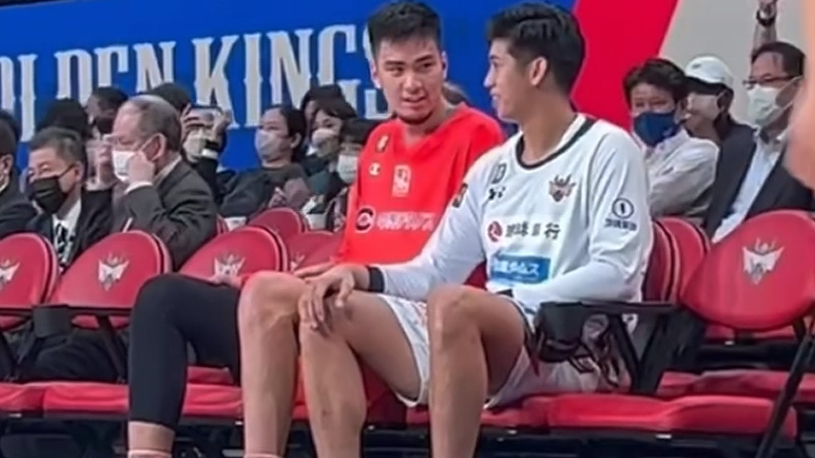 Contrasting debuts for Kai Sotto, Carl Tamayo in Japan B.League