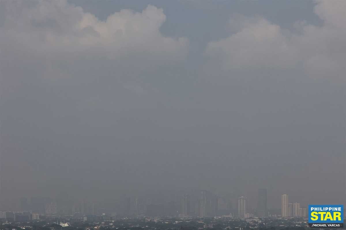 After Floods, Haze Blankets Metro