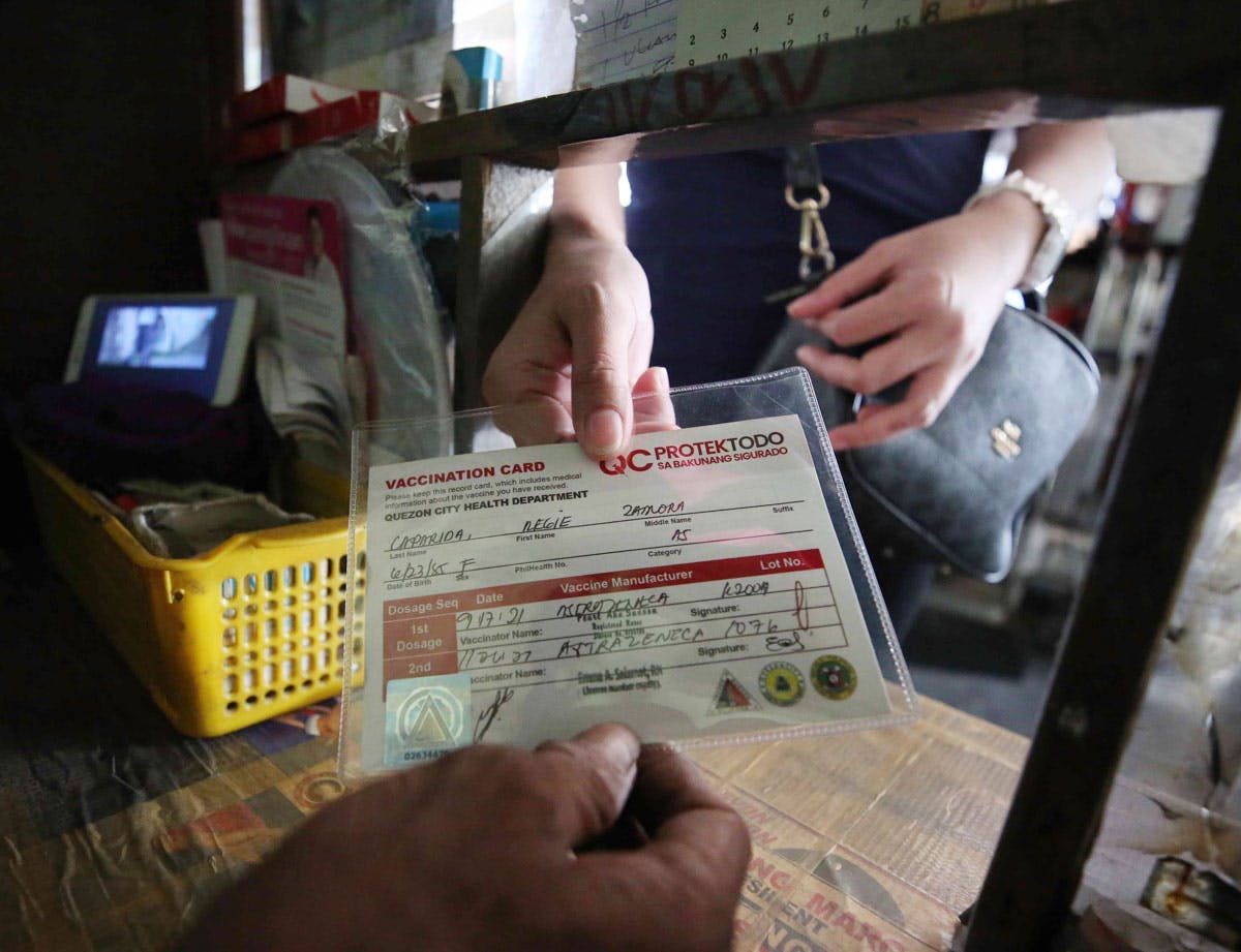 Duque Wants Vax Cards To Have Expiry Dates